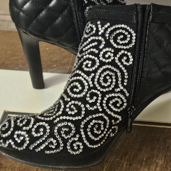 Gorgeous Pair of Black Booties - Picture 4 of 6